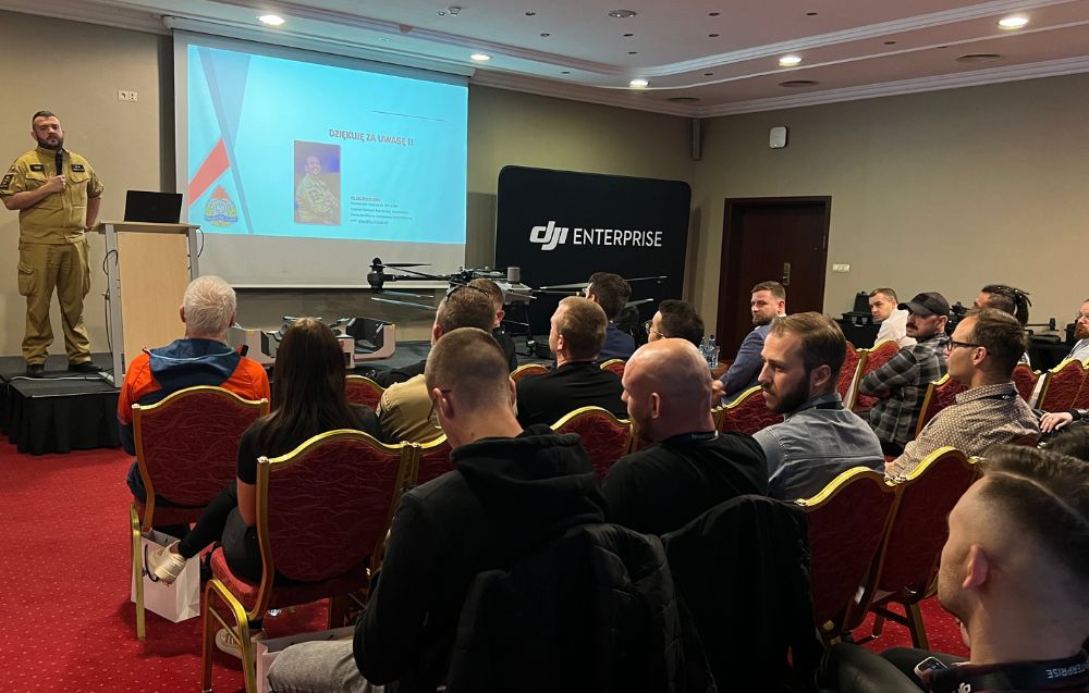 Publiczność oglądająca wystąpienie na evencie DJI Enterprise Day Public Safety.